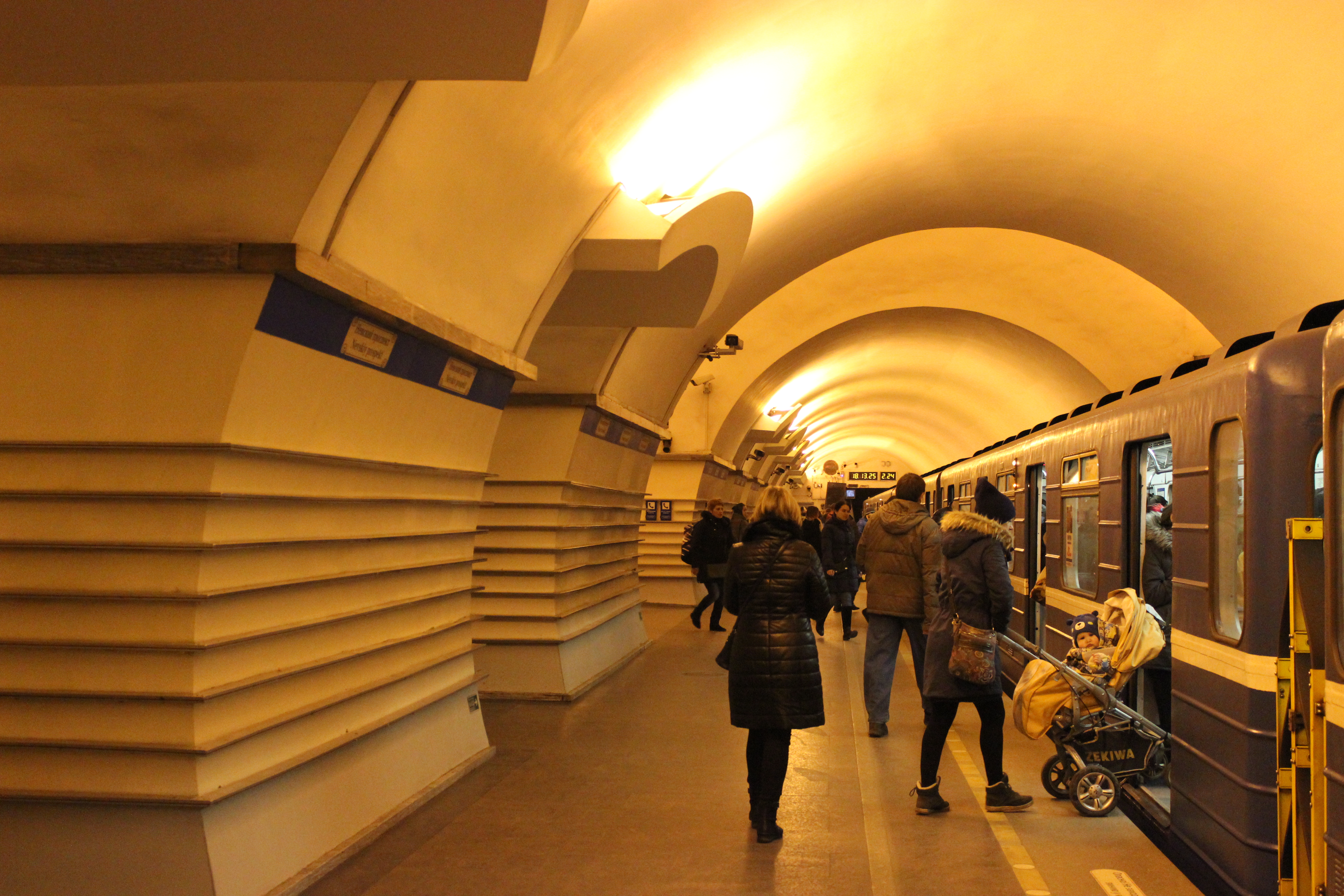 Станция метро Сенная площадь Санкт-Петербург
