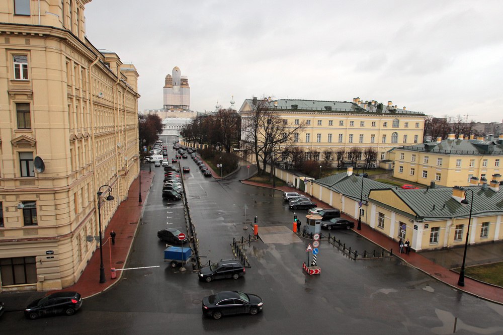 Закрытый петербург. Смольный проспект Ленинград. Первый Смольный переулок. Смольный проспект старые фото. Питер завешанные здания.