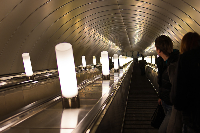 Работа метро санкт. Метро СПБ. Открытое метро. Ночное метро СПБ. Петербургский метрополитен ночью.